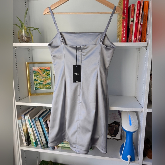 NWT Aritiza Mini Dress Shimmer Satin  Spaghetti Straps Size 6 Party Prom Glam - Picture 9 of 14